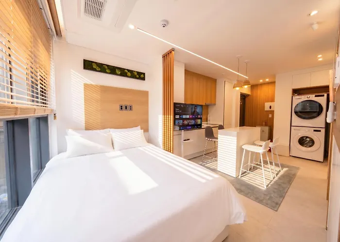 Ananda Full-service In Gangnam 5 Min Metro アパート