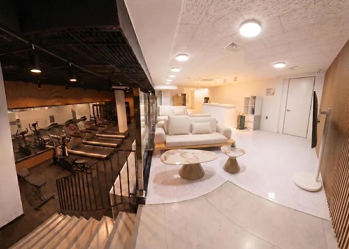 Ananda Full-service In Gangnam 5 Min Metro アパート *